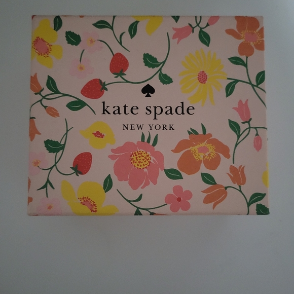 Kate Spade New in the box pink card holder - Picture 2 of 5